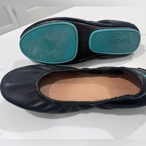 Tieks ballet flats, black
